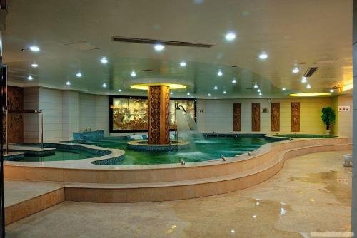 深圳老牌五星VS新锐设计酒店，服务细节全方位对比__深圳老牌五星VS新锐设计酒店，服务细节全方位对比